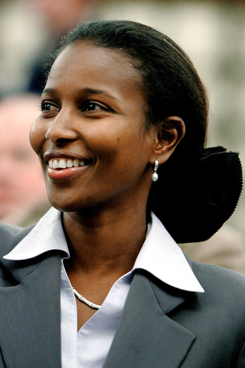 Ayaan Hirsi Ali hymyilee.