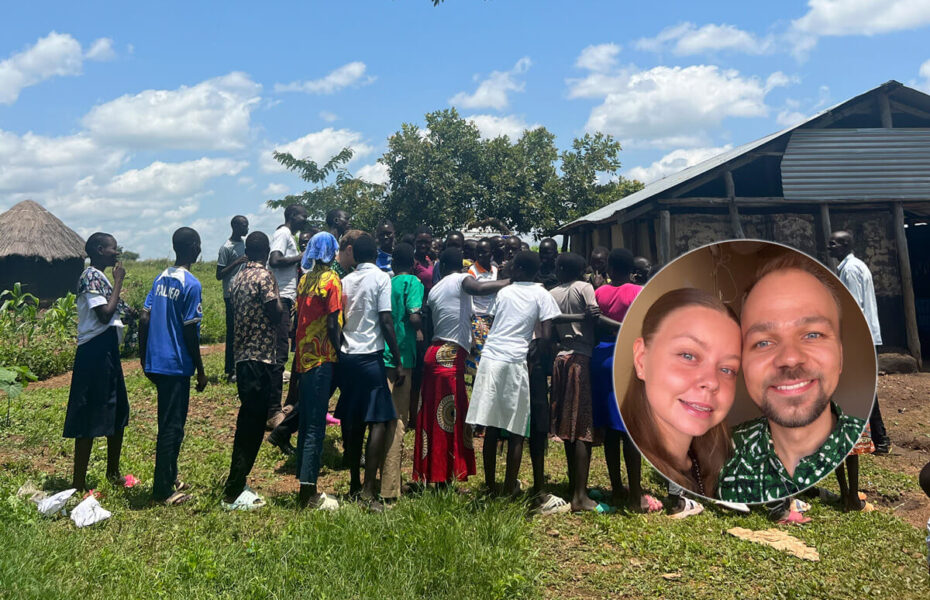 Kaksi kuvaa. Toisessa on takaapäin kuvattuna pakolaisseurakunnan kävijöitä. Toisessa on Heikkilän pariskunta.