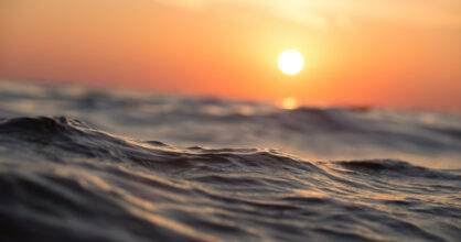 Meri ja aurinko.
