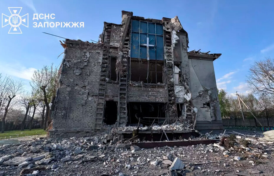 Tuhoutunut kirkkorakennus.